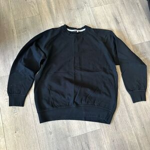 Men’s cozy soft Crewneck black sweater size Large